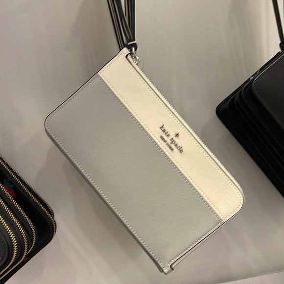 Kate Spade Lucy Medium L-Zip Wristlet 
COLOR: Platinum Grey Multi 
NWT - Picture 4 of 16